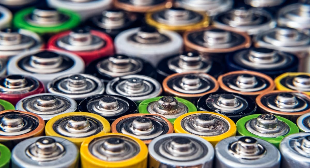 Hoe recycle je batterijen veilig?